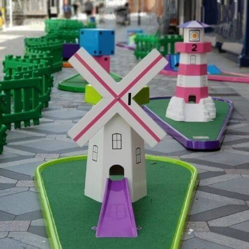 crazy-golf-image-based-in-city-highstreet_2 image Image