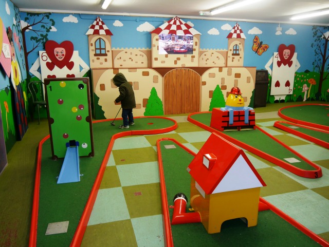 alice-in-wonderland-themed-mini-crazy-golf-at-babbacombe image Alice in Wonderland