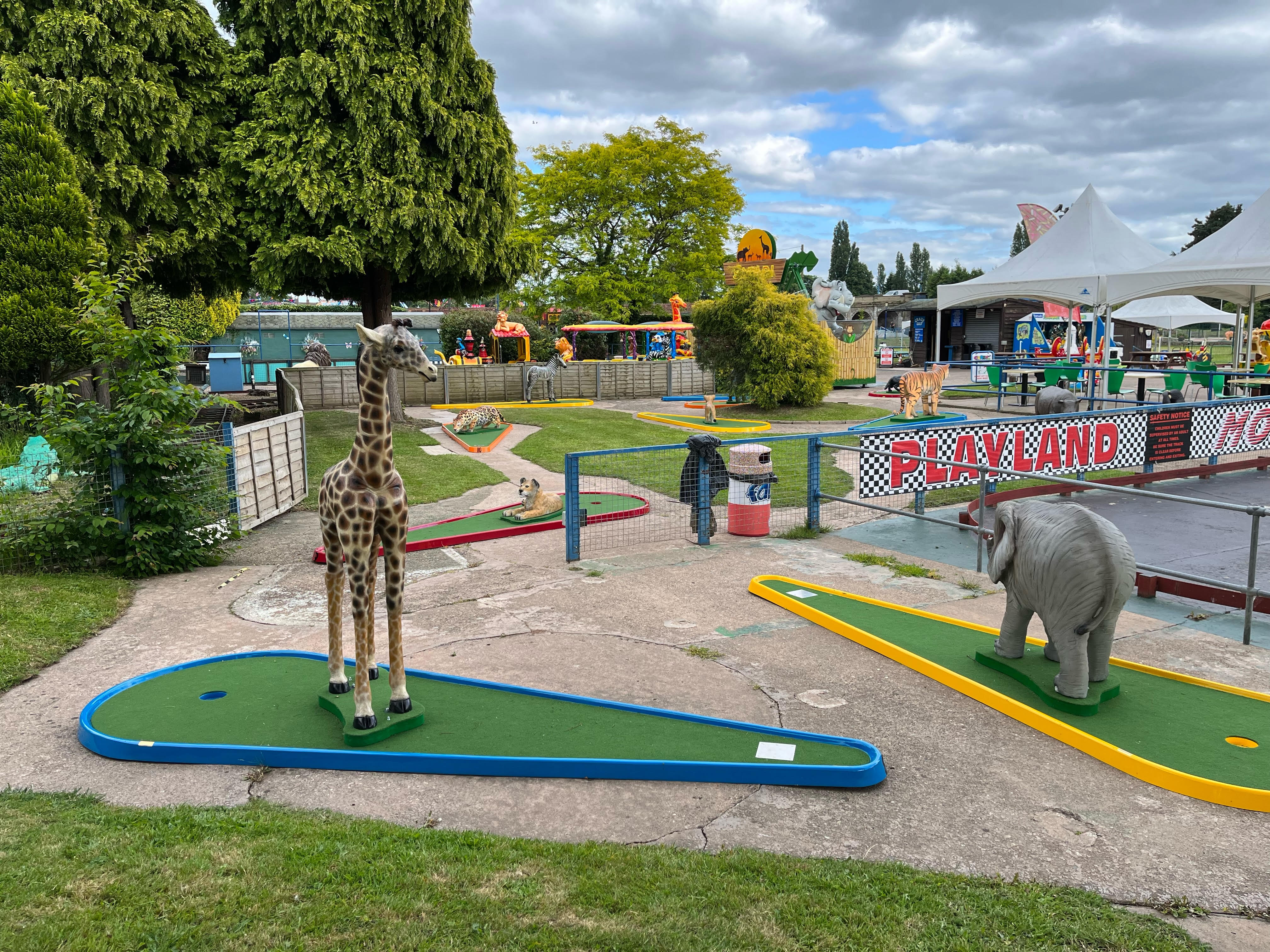 playland-2 image Safari Course Giraffe